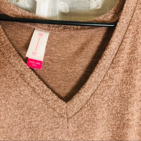 💖No Boundaries Tee - Picture 7 of 8